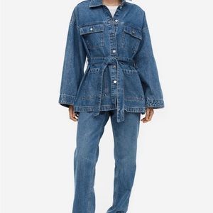 Jacket in non-stretch cotton denim.